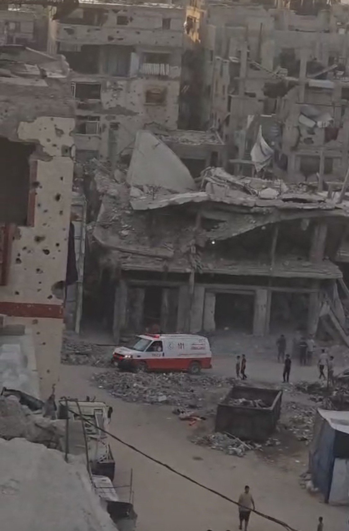 Report from Gaza: “Bombings and death everywhere”